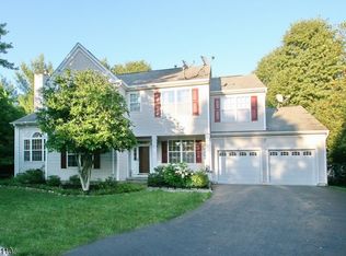5 Hansom Rd, Basking Ridge, NJ 07920