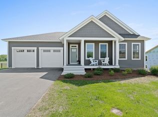 395 Commodore Dr, Vergennes, VT 05491