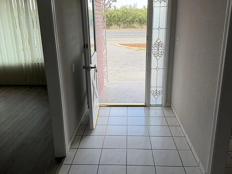 7401 Yosemite Blvd — Photo 12