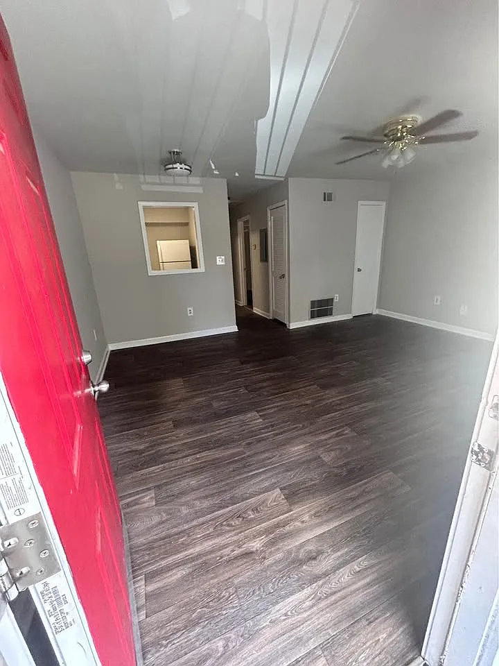 2 bed, 1000 sqft, $1,200 — Photo 1