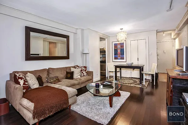 Sold by Bond New York | media 13