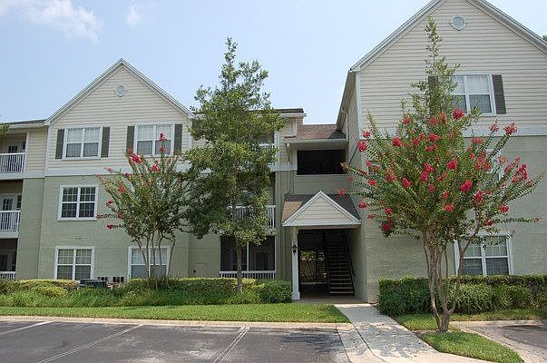Ground floor end unit