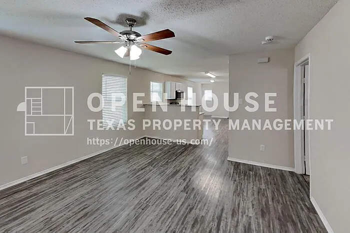 4884 Waterford Dr — Photo 3