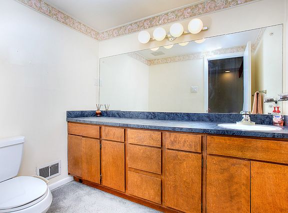 4th image of 342 Theresa Ct