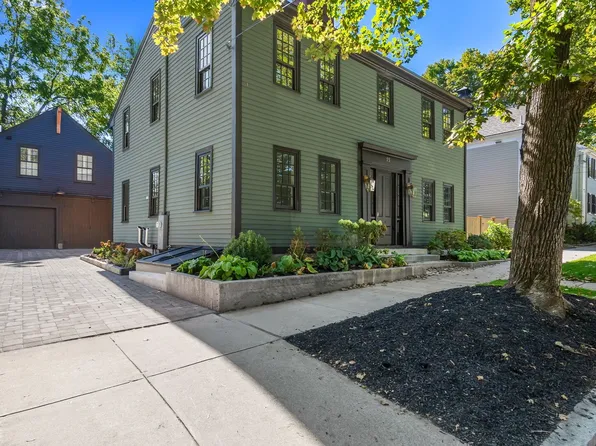 15 Broad St, Newburyport, MA 01950