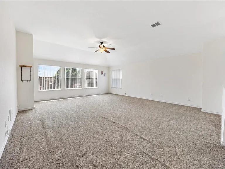 7704 Labrador Dr — Photo 11