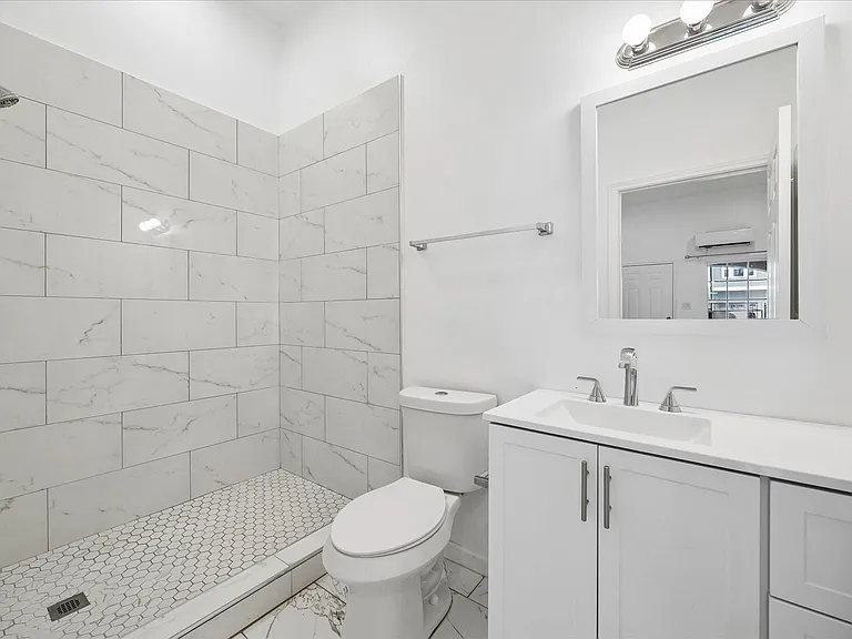 5027 Creekmont Dr — Photo 10