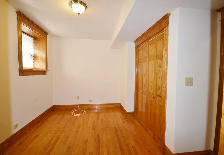 1417 W Belle Plaine Ave #G — Photo 7