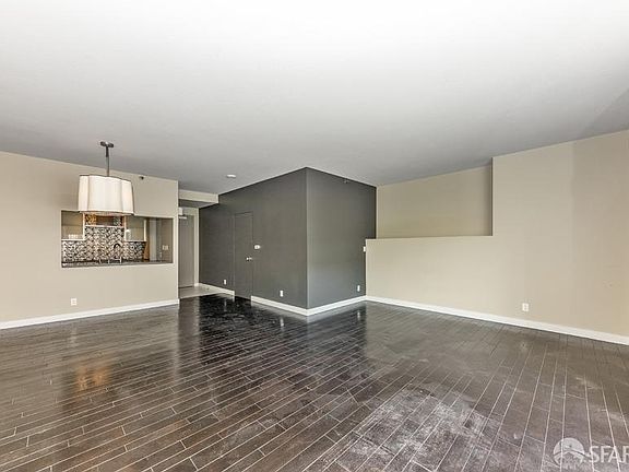 4th image of 300 3rd St APT 509