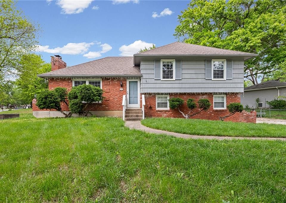 1st image of 7617 NW Milrey Dr