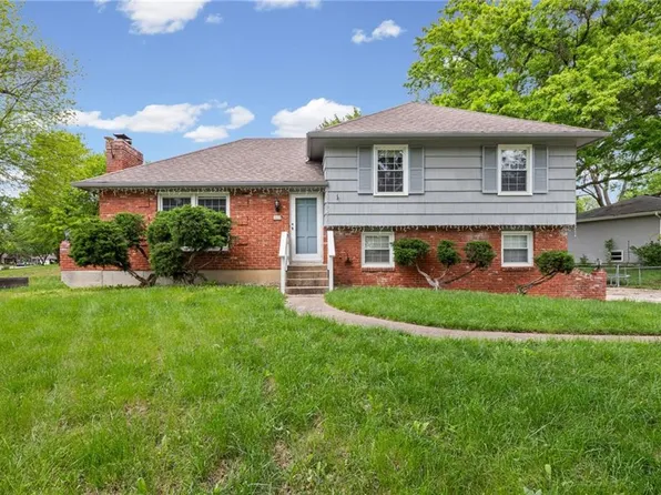 7617 NW Milrey Dr, Kansas City, MO 64152
