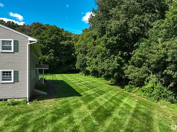 3rd image of 1789 Foxon Road #1B