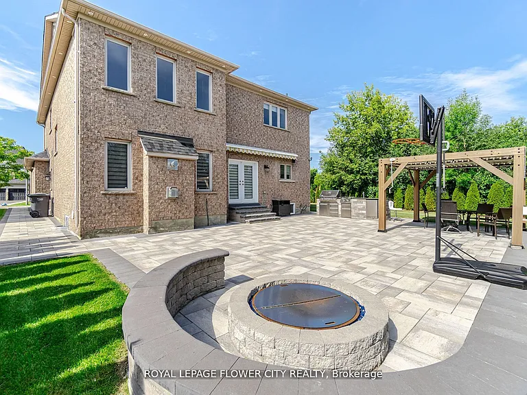 36 Louvain Dr — Photo 27