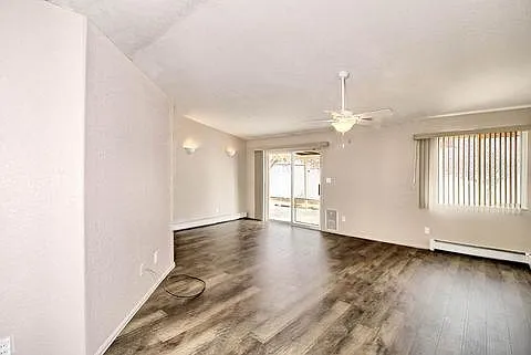 478 Moonlight Dr — Photo 5