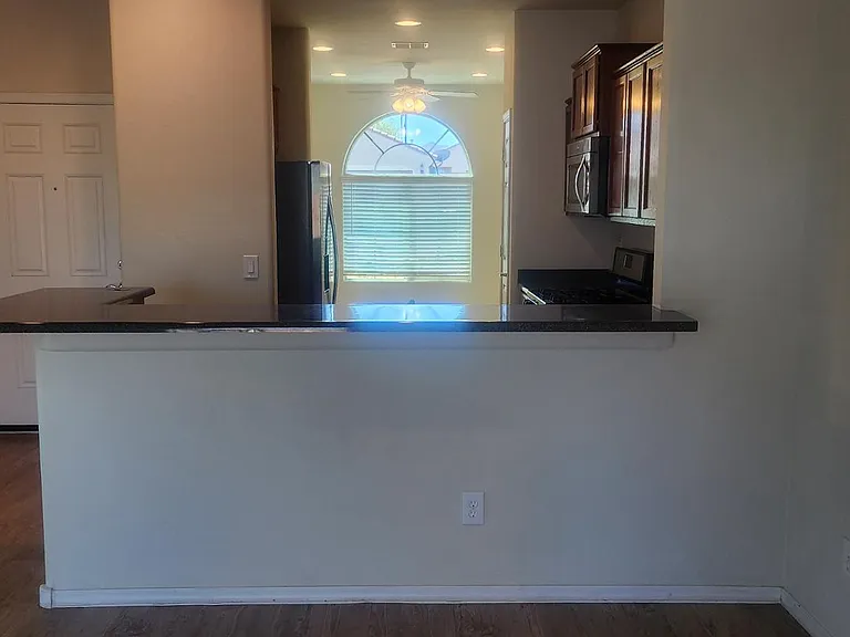 26086 W Sequoia Dr — Photo 5