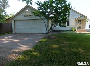 2132 W 16th St, Davenport, IA
