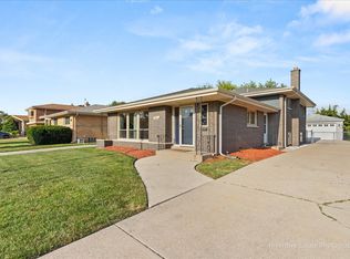 8943 S Richmond Ave, Evergreen Park, IL 60805