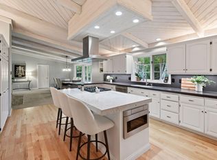 461 Peavey Ln, Wayzata, MN 55391