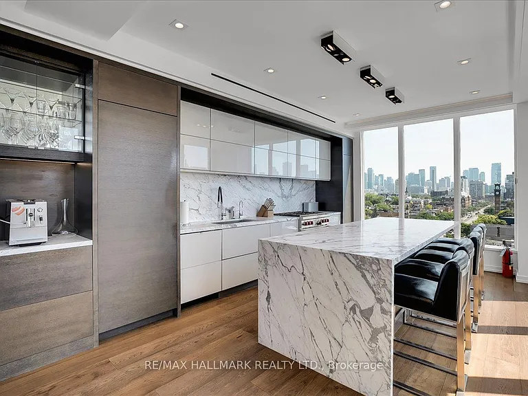 301 Markham St #Penthouse 805 — Photo 6