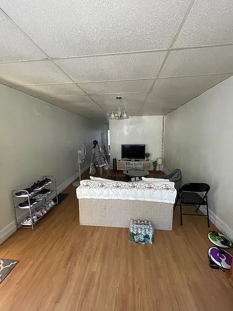 3 bed, $1,375 — Photo 2