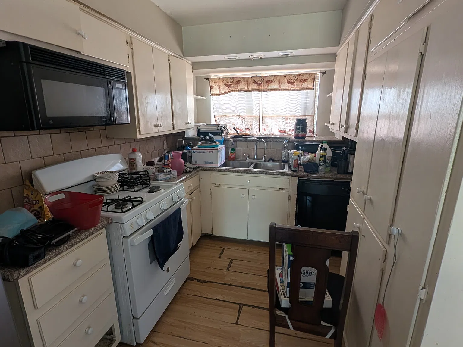 3 bed, 1.5 bath, 1280 sqft, $1,350 — Photo 3