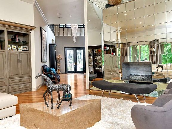 5th image of 3207 Fairway Oaks Ln