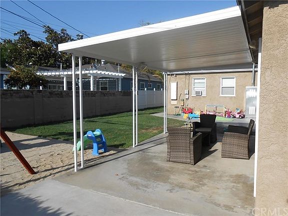covered patio off of garage