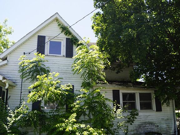 2nd image of 126 Grove St