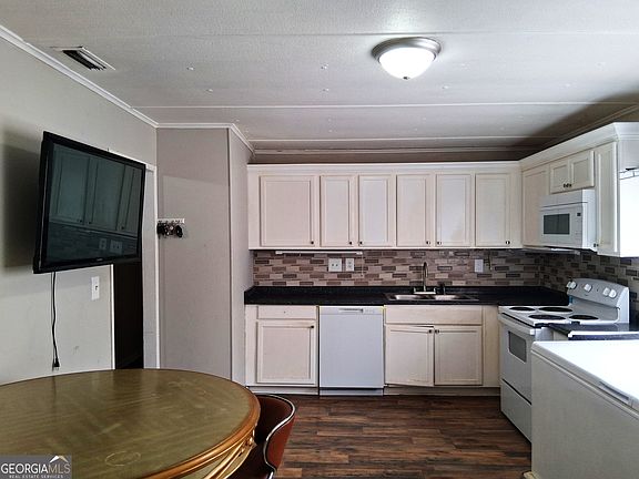 3rd image of 2732 Village Green Ln
