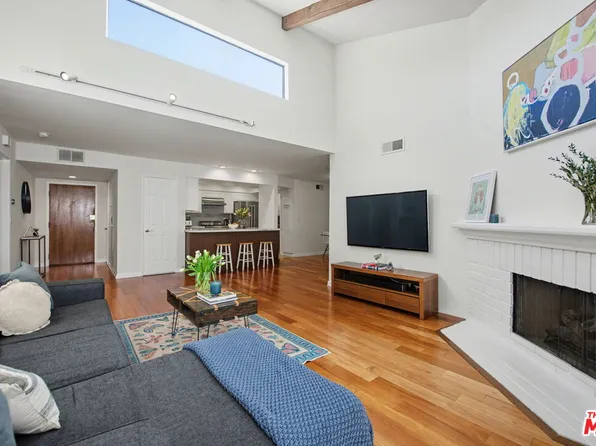 1250 Amherst Ave APT 302, Los Angeles, CA 90025