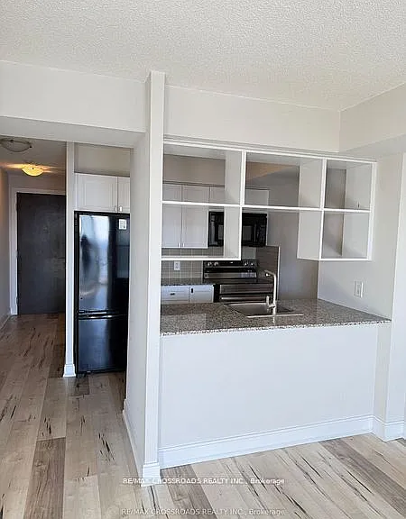 125 Village Green Sq #3908 — Photo 7