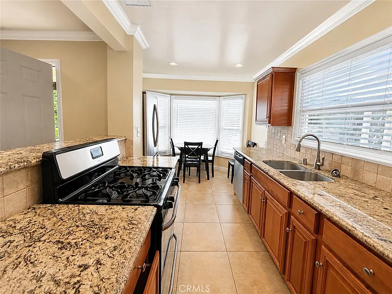 256 W College St #2 — Photo 6