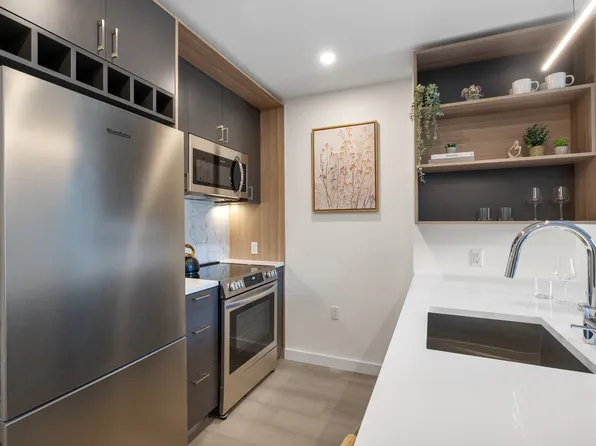 72-01 Queens Boulevard 1101 image 1 of 41