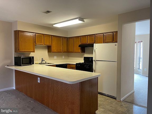 2nd image of 103 Aston Ct
