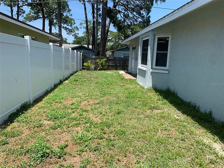 1875 Vamo Dr — Photo 12