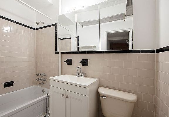 4th image of 512 E 13th St #1D