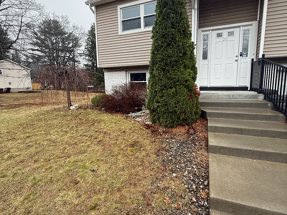 2 Burning Bush Blvd #2B
