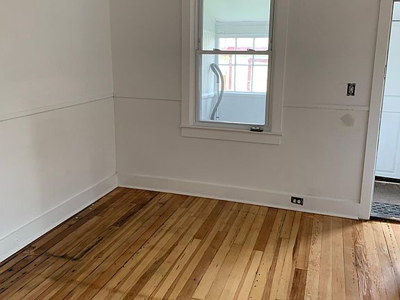 4th image of 222-224 Warren St #4