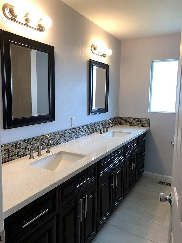 4 bed, 2400 sqft, $3,500 — Photo 4