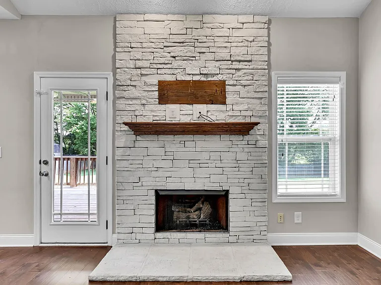 987 Promenade Dr — Photo 8