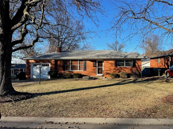205 Chester Ave, Waterloo, IL 62298