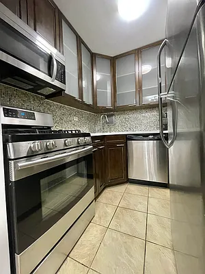 Rented by Vertical Real Estate LLC | media 33
