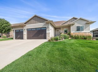 5012 E Cattail Dr, Sioux Falls, SD 57110