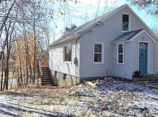 3 Rock Cut Ln, Pleasant Valley, NY 12569