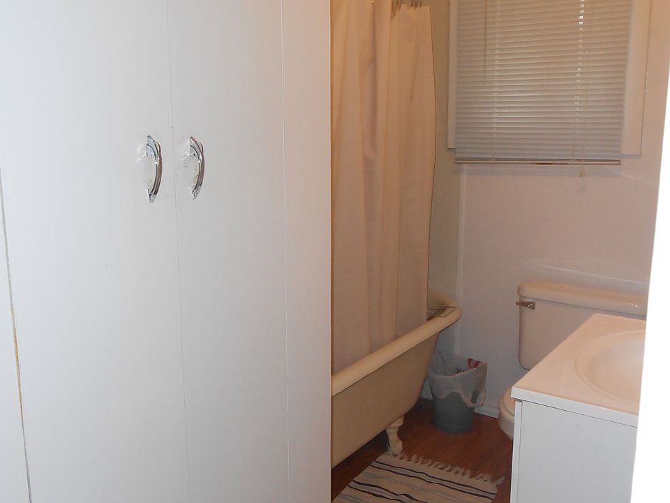 1st image of 4910 Delta Ln SE