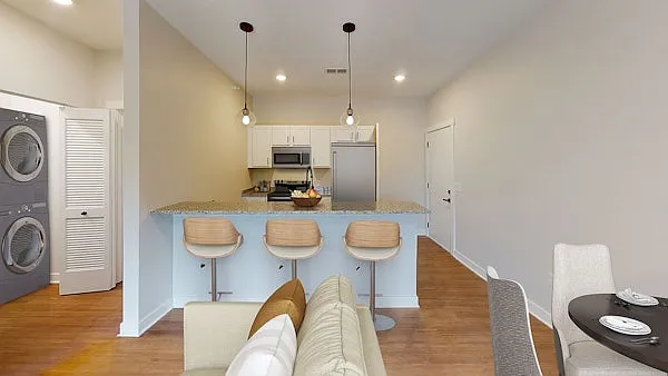 REO Gateway Apartments