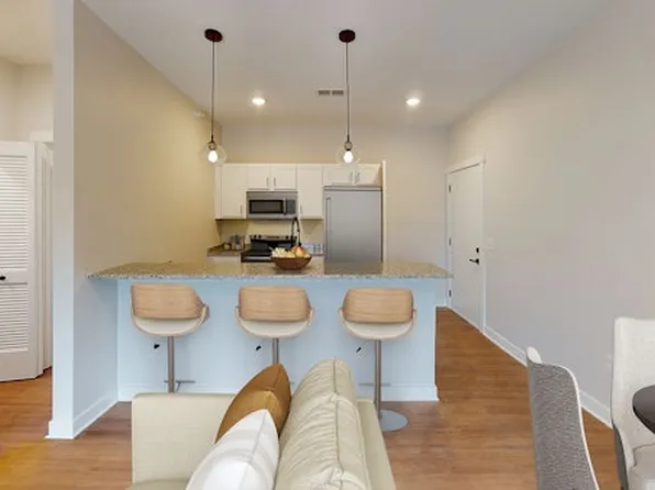 REO Gateway Apartments