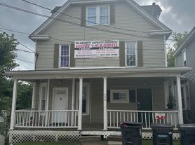 390 Forest Avenue