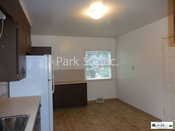 3rd image of 6426 Pacific Ave