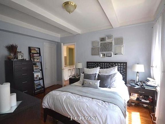 3rd image of 133 W 71st St APT 6A